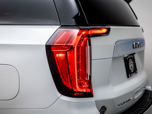 Used 2021 GMC Yukon XL Denali w/ Denali Ultimate Package image 12