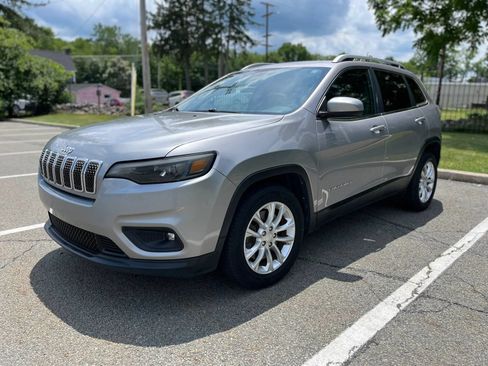 Used 2019 Jeep Cherokee Latitude w/ Popular Appearance Group FWD image 5