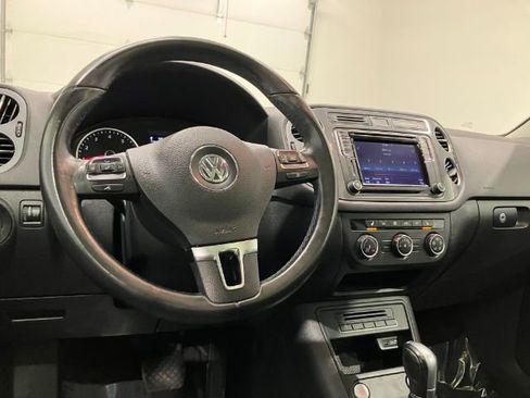 Used 2017 Volkswagen Tiguan Wolfsburg Edition image 33