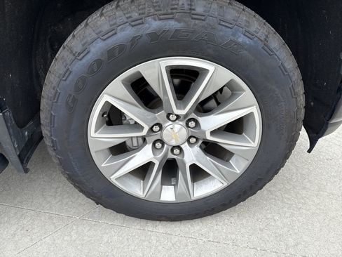 Used 2021 Chevrolet Silverado 1500 High Country w/ Safety Package II AWD/4WD image 11