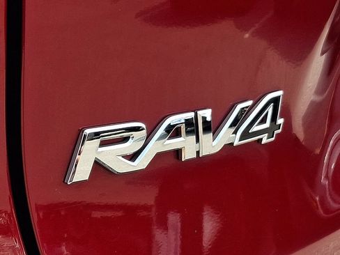 Used 2019 Toyota RAV4 LE AWD/4WD image 30