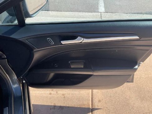 Used 2020 Ford Fusion Titanium AWD/4WD image 18