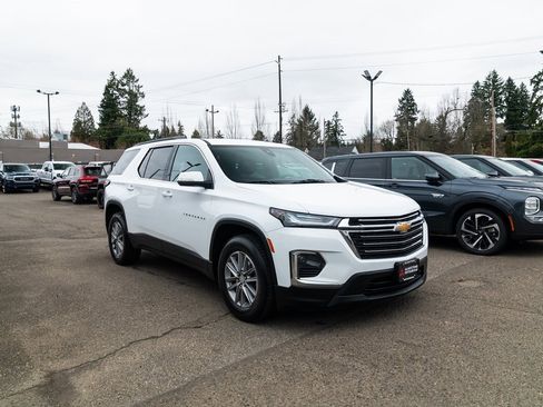 Used 2023 Chevrolet Traverse LT image 25