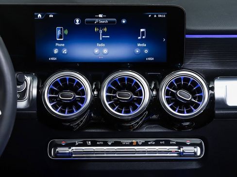 New 2026 Mercedes-Benz GLB 250 4MATIC image 16