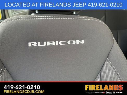 Used 2017 Jeep Wrangler Unlimited Rubicon w/ Connectivity Group AWD/4WD image 14