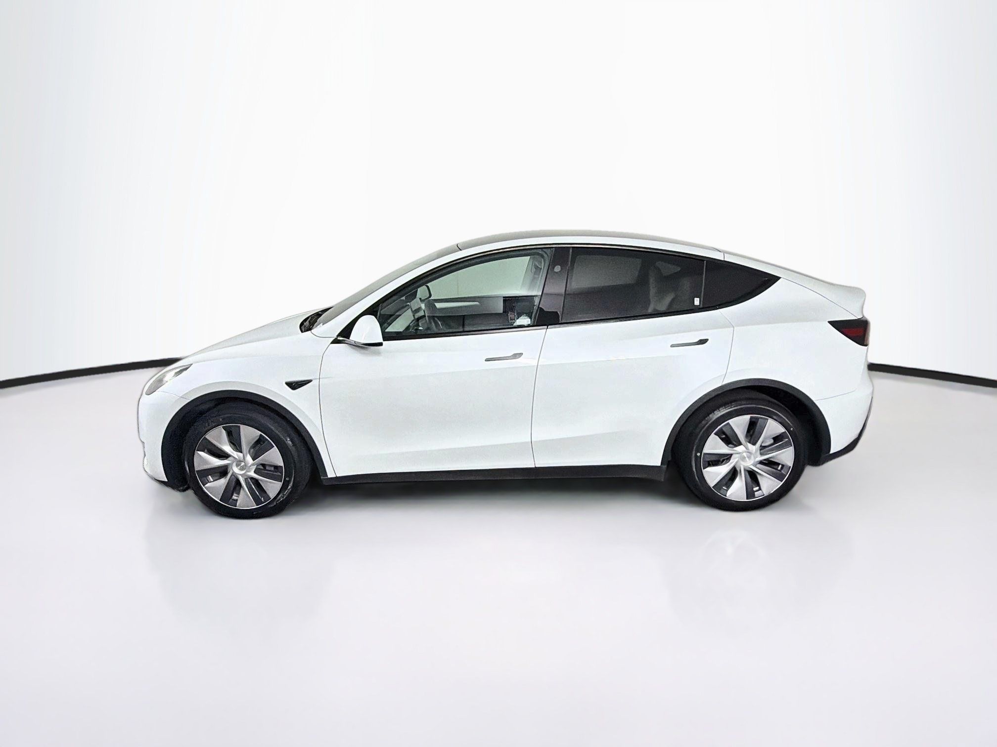 Used 2023 Tesla Model Y Long Range AWD/4WD image 4