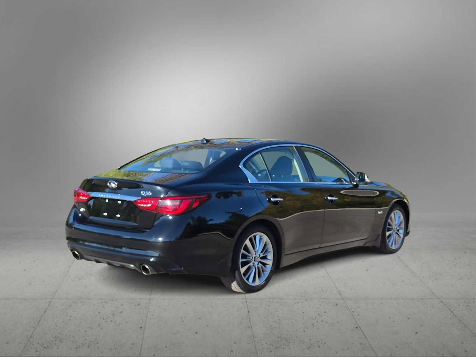 Used 2019 INFINITI Q50 Luxe w/ Essential Package (3.0T Luxe) AWD/4WD image 8