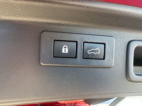 Used 2023 Subaru Forester Limited image 8