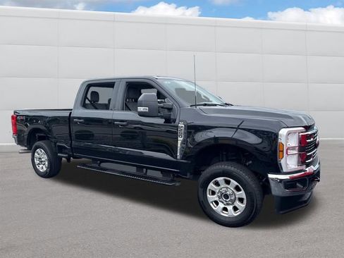 Used 2024 Ford F250 XLT w/ Snow Plow Prep Package AWD/4WD image 8