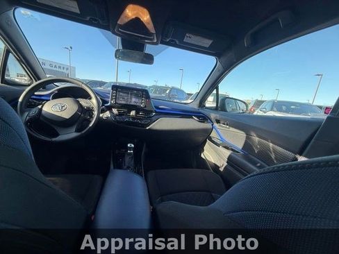 Used 2020 Toyota C-HR XLE FWD image 13