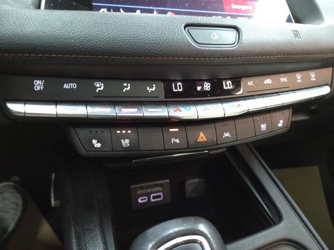 Used 2019 Cadillac XT4 Sport AWD/4WD image 31