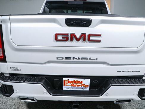 Used 2025 GMC Sierra 1500 Denali AWD/4WD image 8