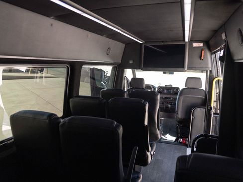 Used 2019 Mercedes-Benz Sprinter 3500 image 43