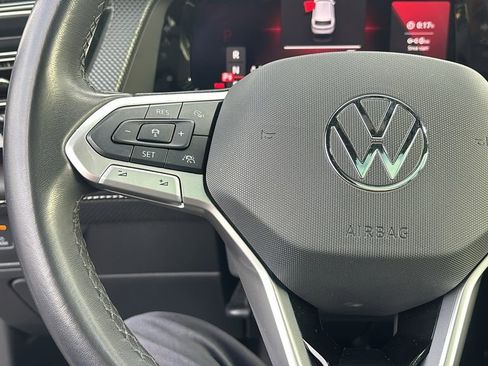 Used 2025 Volkswagen Atlas Cross Sport SEL Premium R-Line image 17