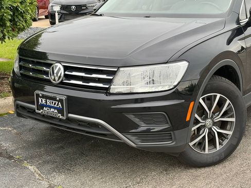 Used 2020 Volkswagen Tiguan SE w/ Panoramic Sunroof Package AWD/4WD image 2