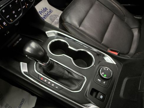 Used 2021 Chevrolet Traverse Premier image 19