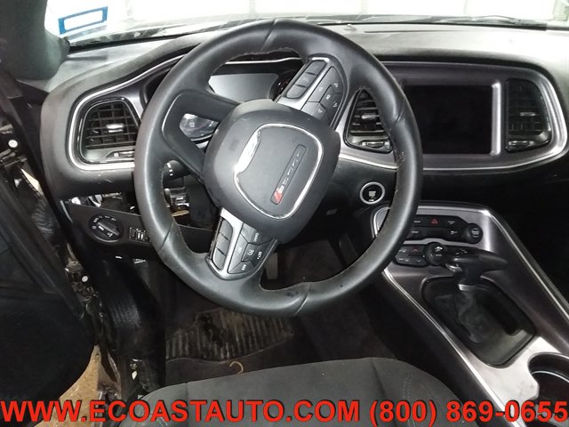 Used 2017 Dodge Challenger SXT w/ Blacktop Package RWD image 11
