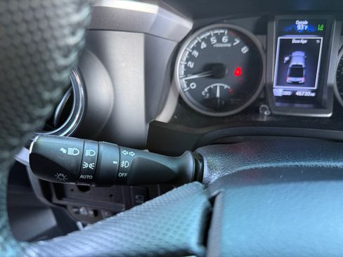 Used 2020 Toyota Tacoma Limited AWD/4WD image 21