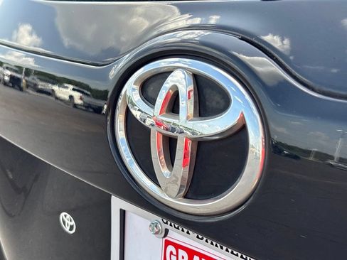 Used 2019 Toyota Highlander Limited FWD image 35