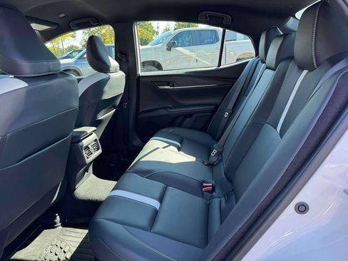Used 2025 Toyota Camry SE AWD/4WD image 14