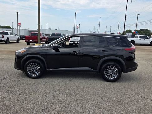 Used 2024 Nissan Rogue S AWD/4WD image 4