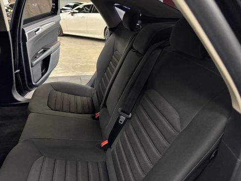 Used 2018 Ford Fusion SE w/ Fusion SE Technology Package image 43