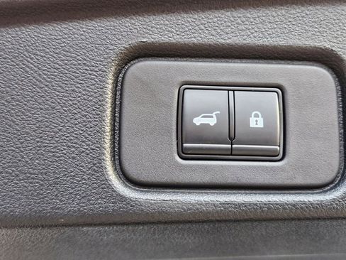 Used 2023 Nissan Pathfinder SL FWD image 26