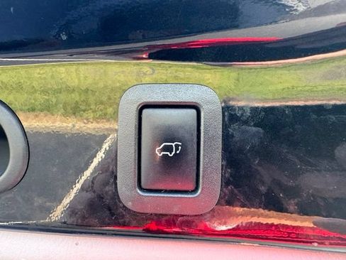 Used 2015 Toyota Highlander XLE AWD/4WD image 14
