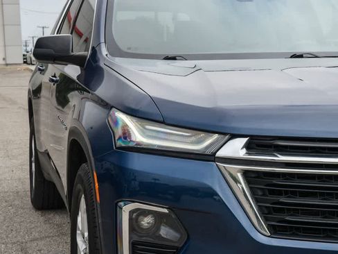 Used 2022 Chevrolet Traverse LS FWD image 4