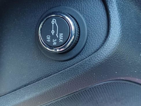 Used 2023 Chevrolet TrailBlazer RS w/ Sun and Liftgate Package image 15