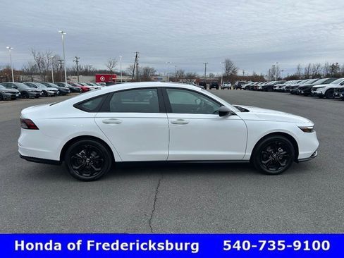 Used 2025 Honda Accord SE image 7