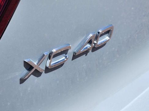 Used 2025 Volvo XC40 B5 Plus AWD/4WD image 31