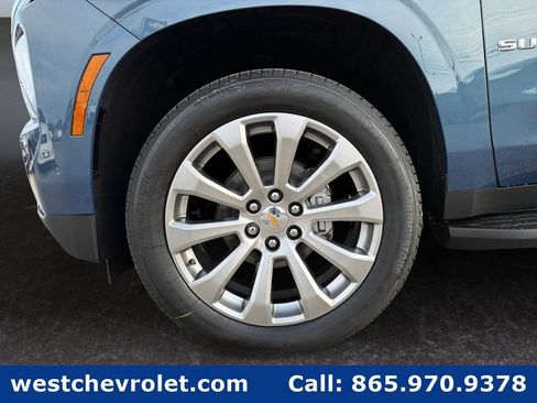 New 2026 Chevrolet Suburban Premier image 9