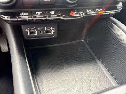 Used 2024 Dodge Durango GT RWD image 27