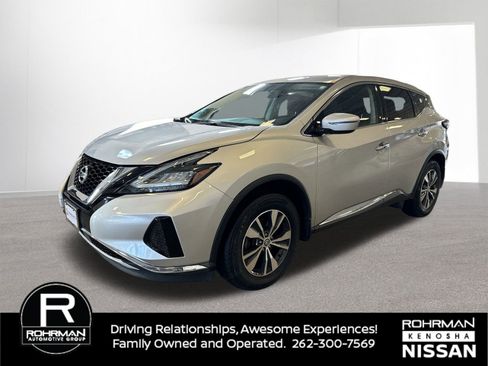 Used 2019 Nissan Murano S image 2