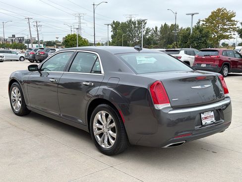 Used 2017 Chrysler 300 C w/ Light Group AWD/4WD image 6