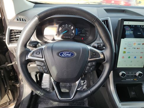 Used 2024 Ford Edge SEL image 16
