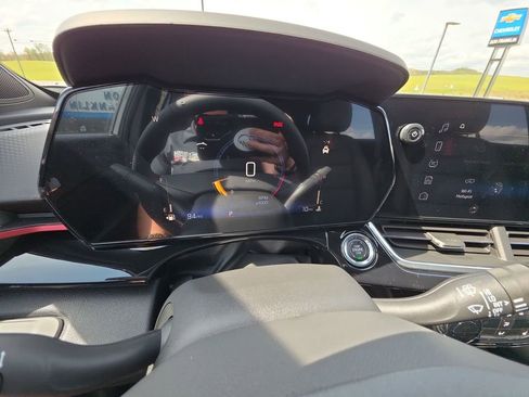 New 2026 Chevrolet Trax RS w/ Sunroof Package FWD image 15
