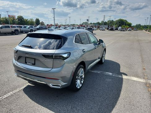 Used 2024 Buick Envision Avenir AWD/4WD image 3