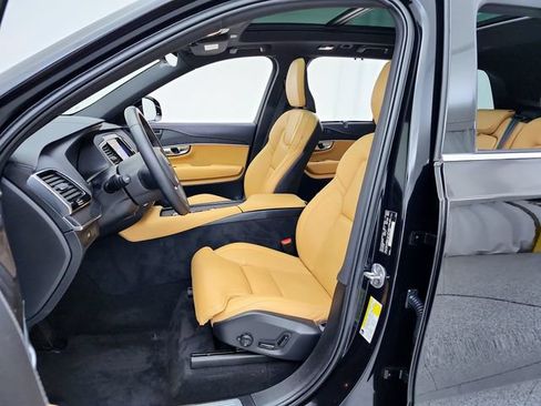 Used 2023 Volvo XC90 B6 Ultimate w/ Protection Package AWD/4WD image 17