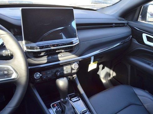 New 2026 Jeep Compass Limited image 20