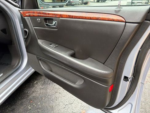 Used 2006 Cadillac DTS image 53