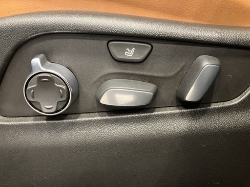 Used 2023 Cadillac XT4 Sport image 13