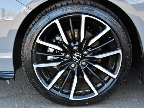 Used 2023 Honda Accord Touring image 12