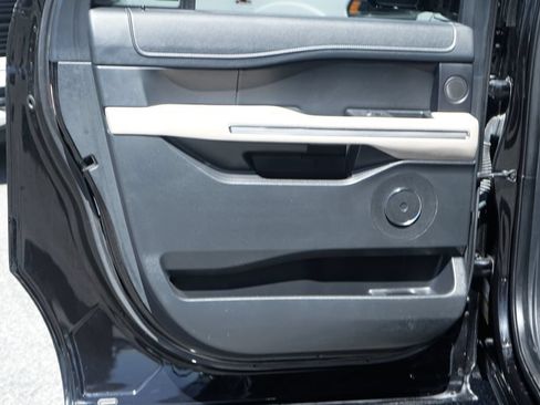 Used 2022 Ford Expedition Max Limited RWD image 41