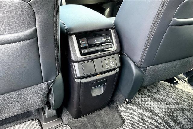 Used 2023 Subaru Ascent Limited AWD/4WD image 10