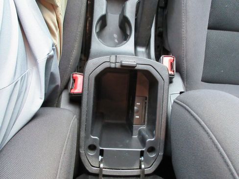 Used 2014 Chevrolet Cruze LT FWD image 26