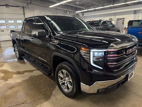 Used 2023 GMC Sierra 1500 SLT w/ SLT Convenience Package AWD/4WD image 8