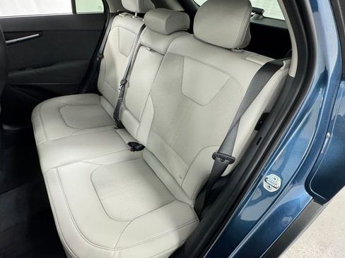 New 2026 Kia Niro EX FWD image 12
