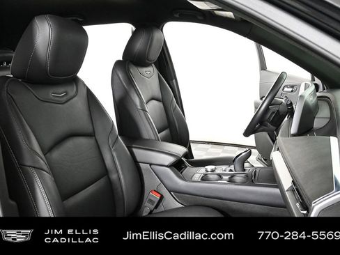 Certified 2025 Cadillac XT4 Premium Luxury image 21